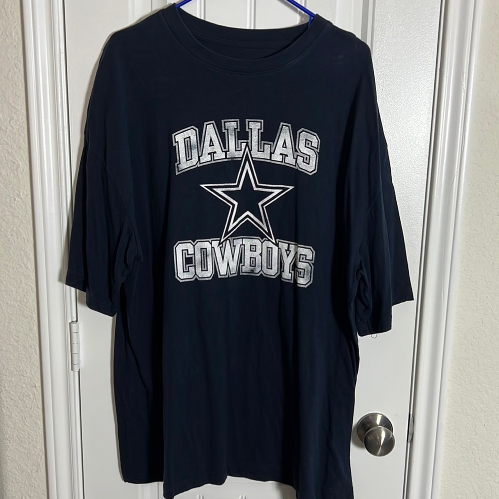 Men’s Dallas Cowboys Authentic T-shirt 2XL. New without tags.
